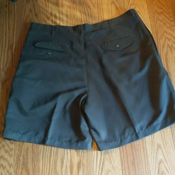 Croft & Barrow brown shorts Sz 40 - Picture 3 of 3